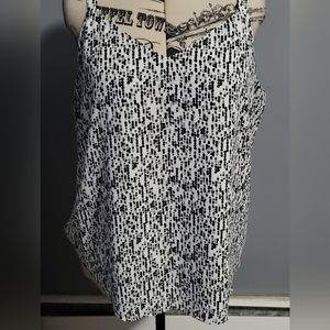 💚 Black and white tank top